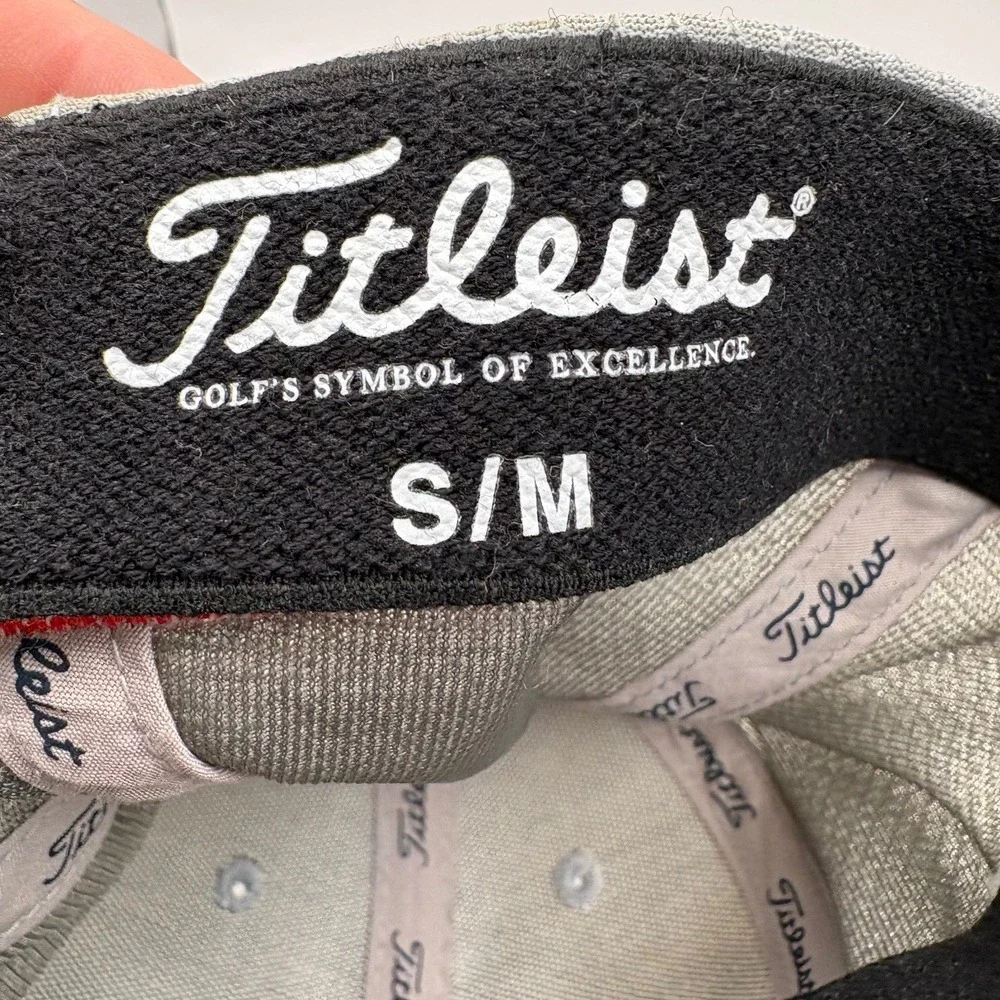 Titleist Pro V1 Golf Cap Hat Grey S/M FootJoy‎ Flexfit Performance